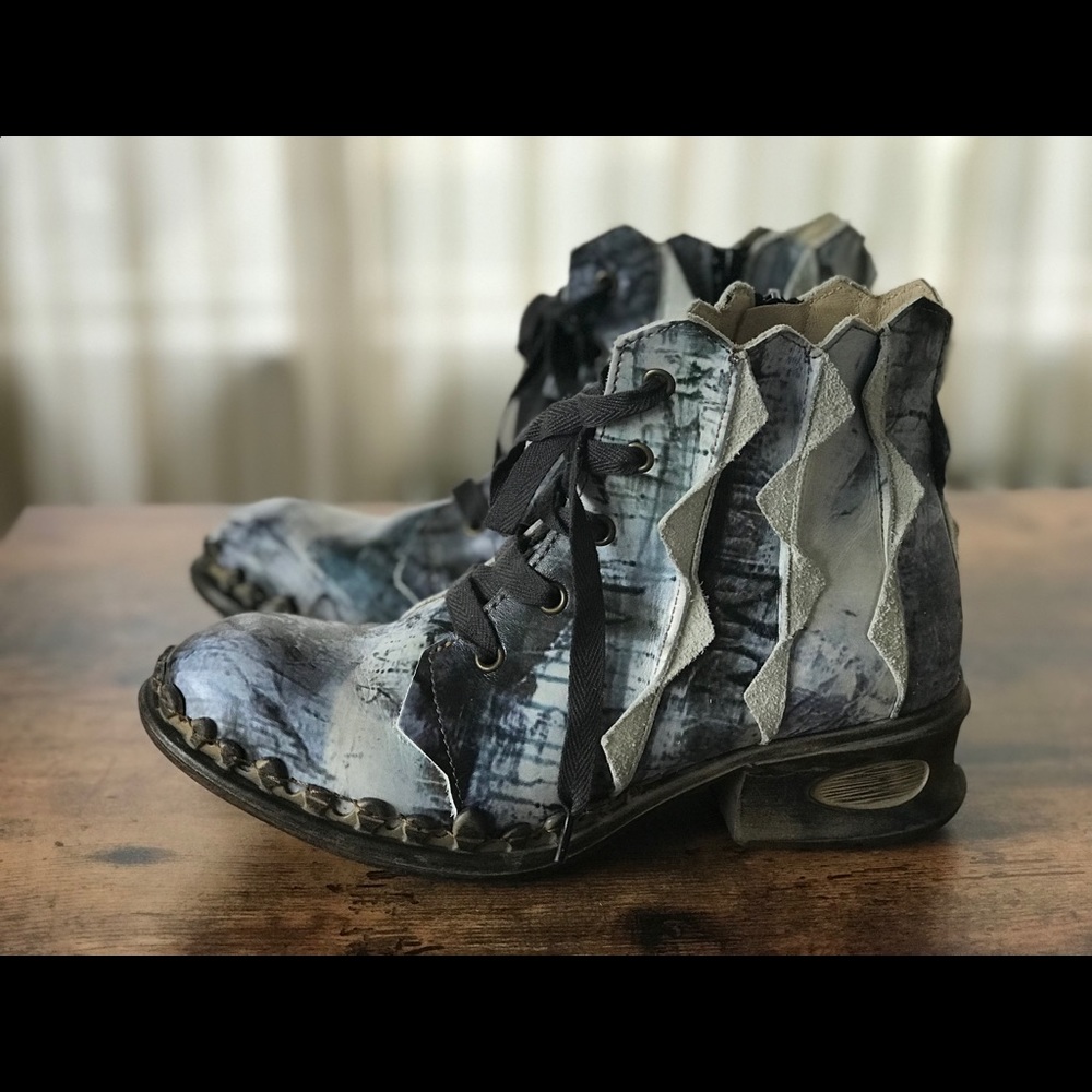 Rare rovers blue white leather ankle Combat boots